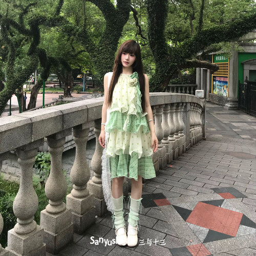 三与十三波点挂脖背心连衣裙女