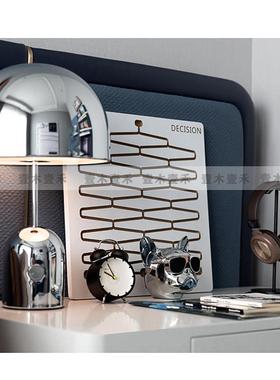 简约现代样板间男孩房书桌软装摆件售楼处儿童房桌面创意组合摆设