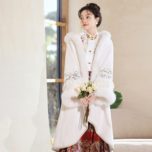 马面裙外套2024年新款春上新中式毛呢大衣龙年汉服套装白色外套