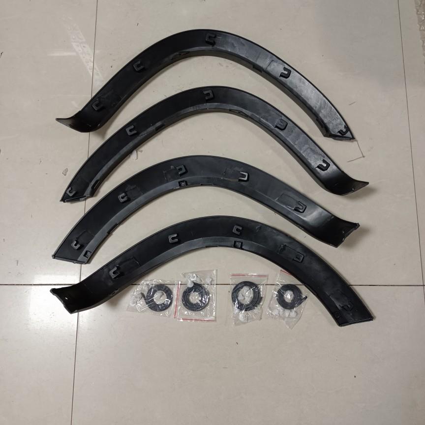 适用于昌河北斗星X5前轮眉后轮眉裙边叶子板防擦条改装维修配件轮