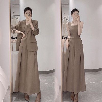 秋冬穿搭一整套气场强大高端轻奢高级感西装外套吊带连衣裙两件套