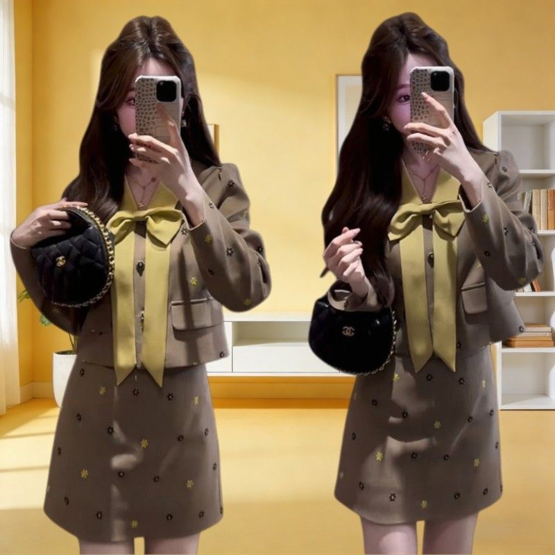 2026初秋新款早秋穿搭套装女小香风气质高级感西装外套短裙两件套,女装/女士精品,时尚套装,淘宝优惠券,粉丝福利购,淘宝优惠卷