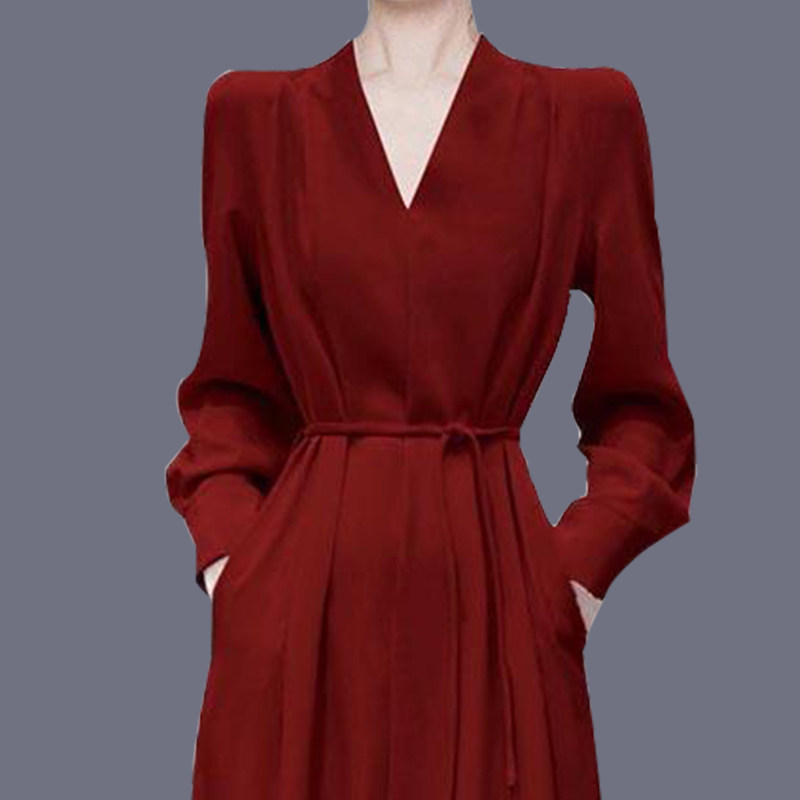 轻奢高级感礼服连衣裙2024春秋新款法式复古气质中长裙女红色长袖