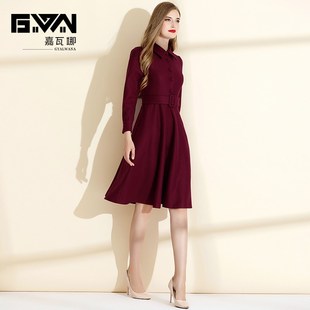 嘉瓦娜2025秋冬新款女装翻领酒红色长袖毛呢连衣裙系带收腰中长款