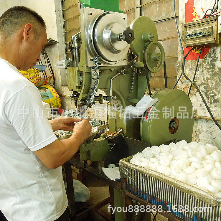 轻型PP橡胶1.5寸平板脚轮万向