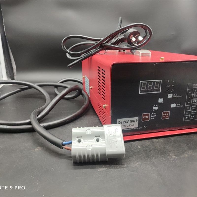 合力叉车配套ZNCZC7系列充电机器24V40A