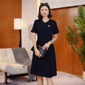 小黑裙连衣裙8片立体裁剪2746 新款 南油虹姐 收腰显瘦裙子A版