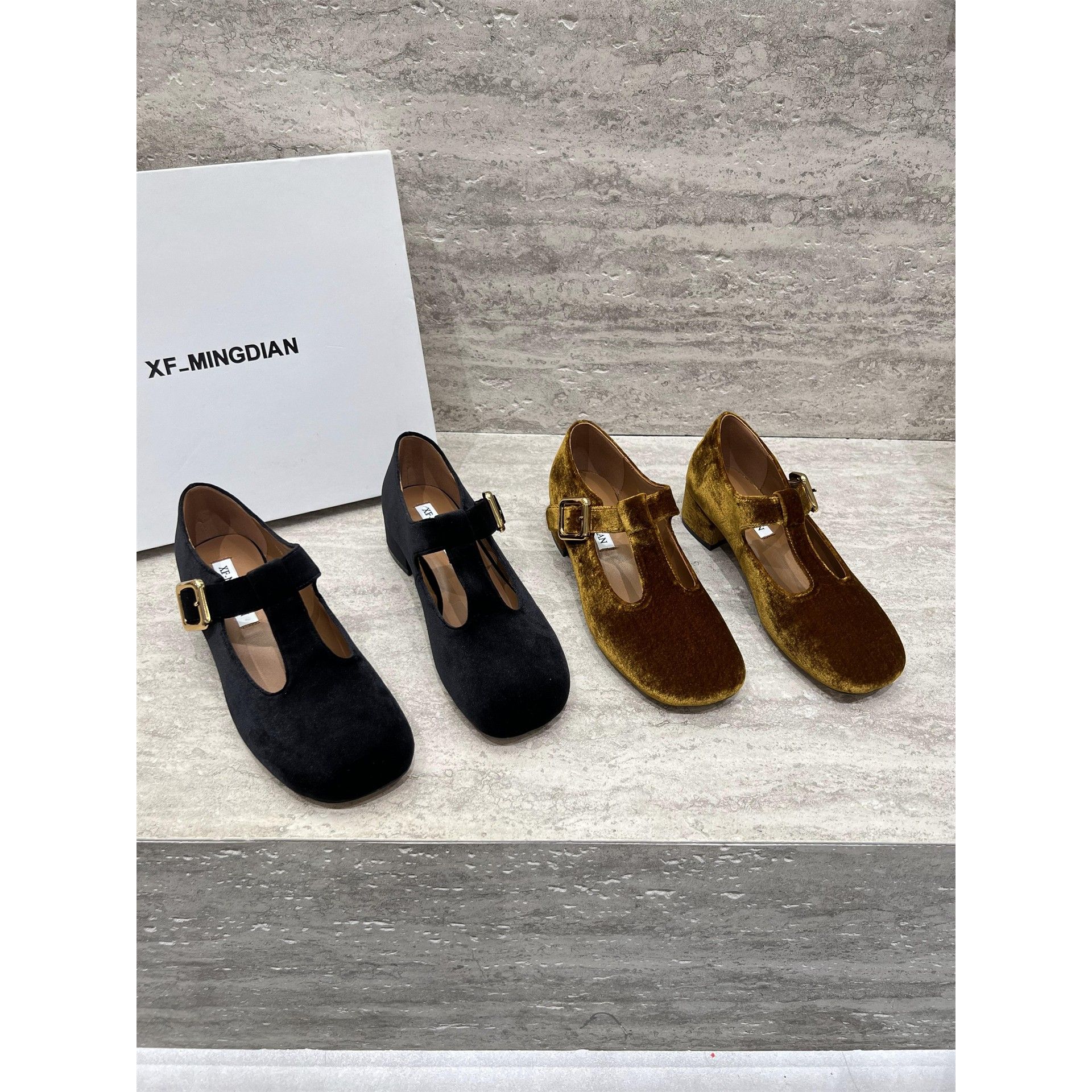 欧洲站女鞋2025秋新款欧货真皮丝绒面一字带粗跟乐福单鞋玛丽珍鞋