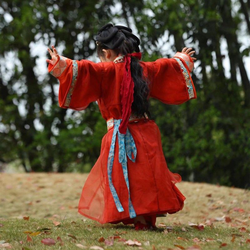 汉服女童战国袍秦汉套装红色古装小女孩高级中国风旅拍摄影表演服