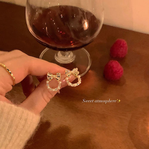 srrmhyn秋冬精致小蝴蝶结耳钉女耳环2024新款潮独特小众气质珍珠