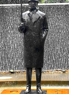 铸铜雕塑步行街打伞人物玻璃钢雕像户外大型广场园林地标艺术品