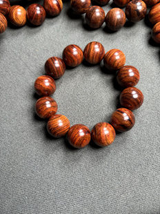 海南黄花梨2.0虎皮纹佛珠手串山水纹念珠男款大健康男,高油高密