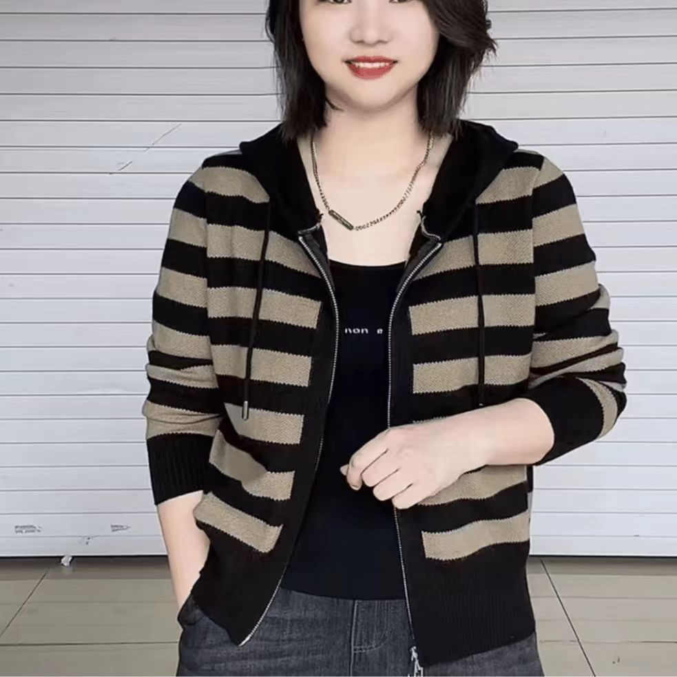 春秋开衫妈妈装短款连帽外套女款