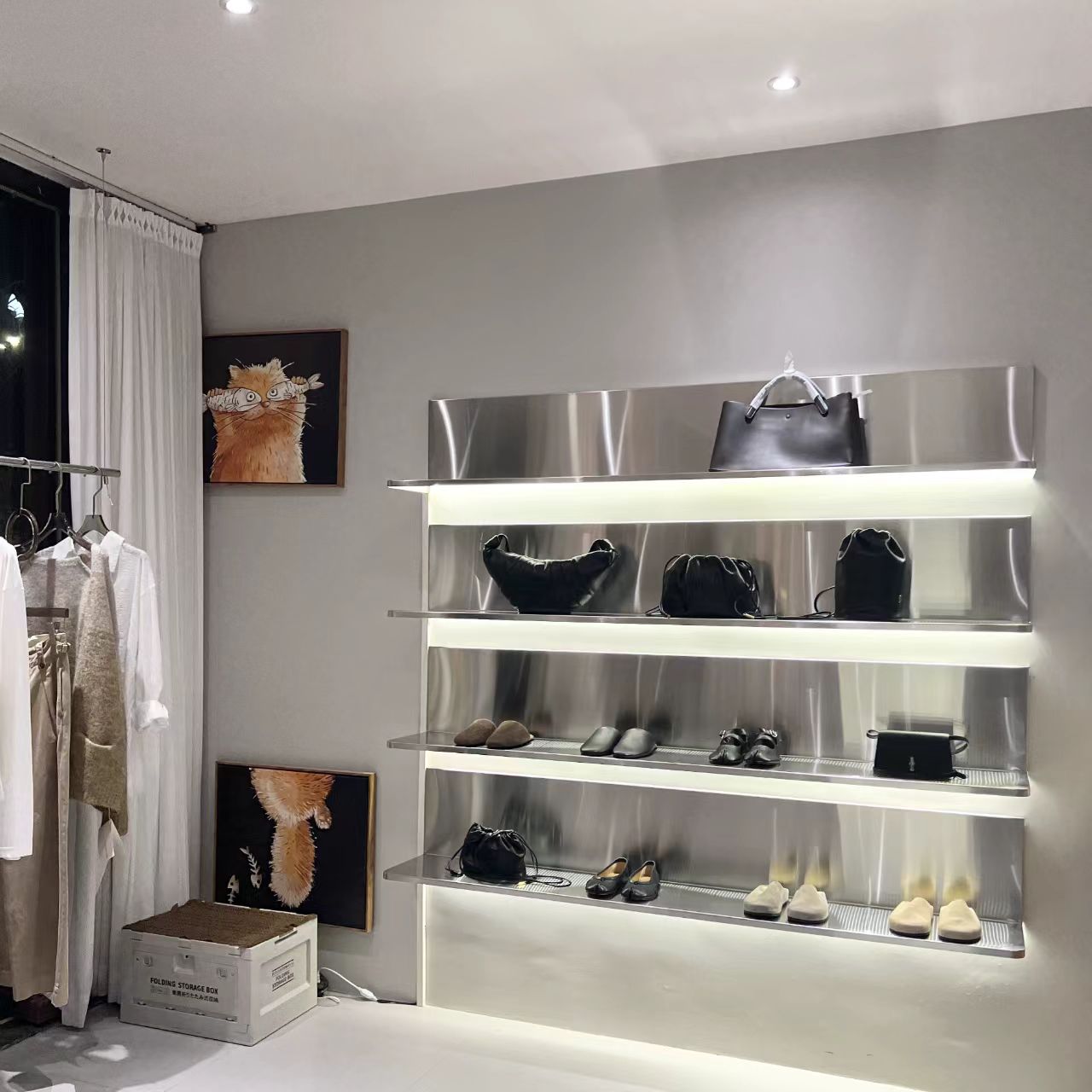 服装店直播间展示架鞋子包包置物架不锈钢货架墙上多层鞋架陈列架