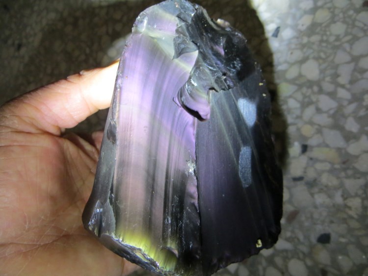 天然彩虹眼黑曜石原石毛料雕刻料风水摆件