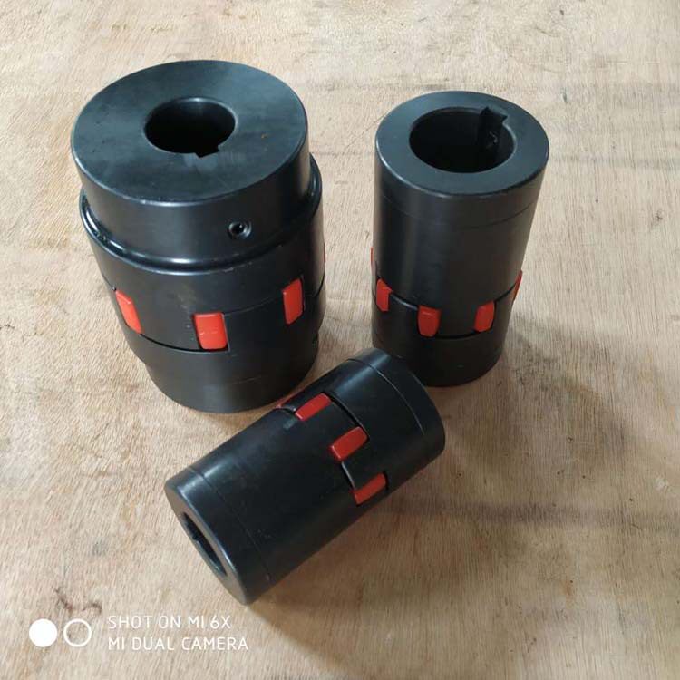 现货45号钢铸钢弹性三爪式联