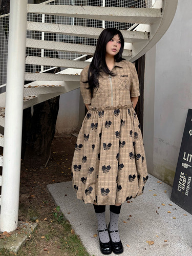 “溺爱”法式复古碎花衬衫领泡泡袖中长甜美高智简约风大码连衣裙