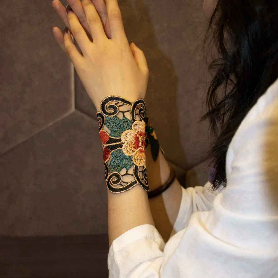 民族风刺绣夏季蕾丝花卉立体绣花装饰护手女手套手镯护腕跳舞出游