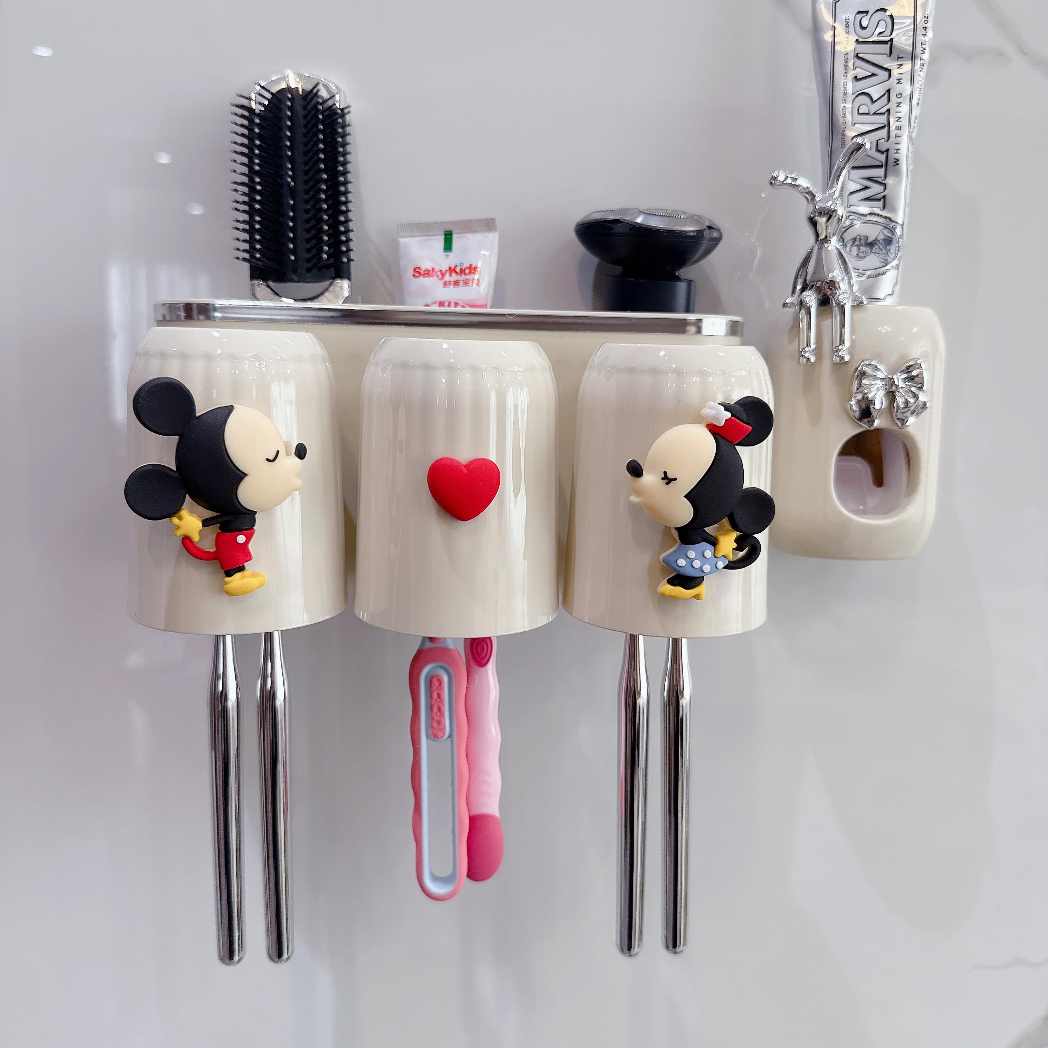 刷牙杯牙刷架子置物架情侣漱口杯壁挂式牙刷杯洗漱杯一家三口牙缸