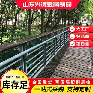 景观护栏厂家公园景区木纹转印扶手护栏湖边景观仿木复古栏杆