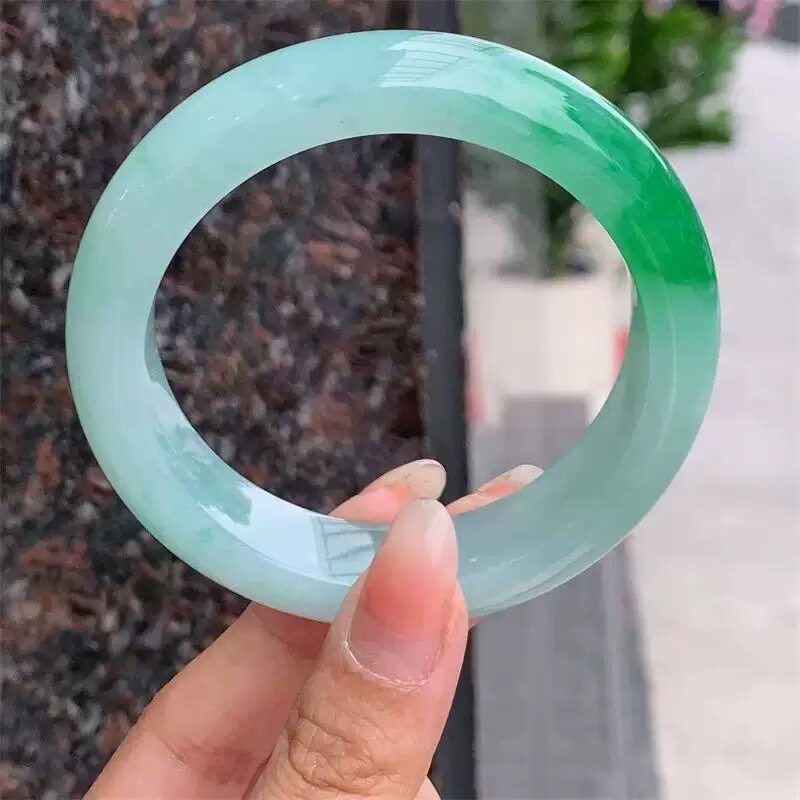 纯天然缅甸翡翠处理老种料水润细腻飘绿花胖圆条手镯送礼女手镯