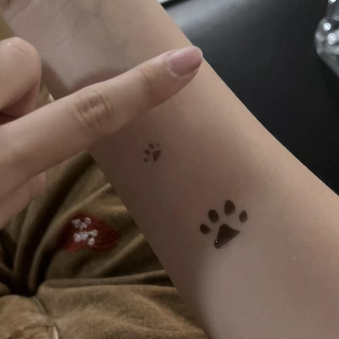 温变猫爪纹身贴防水女持久高级感彩色身体可爱装饰贴感温变色贴纸