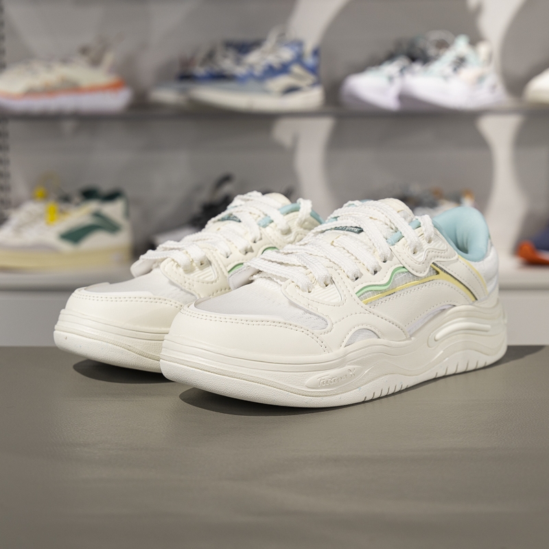 李宁正品FUTURE FLOW女子潮流舒适百搭厚底耐磨休闲板鞋AGCV042-1