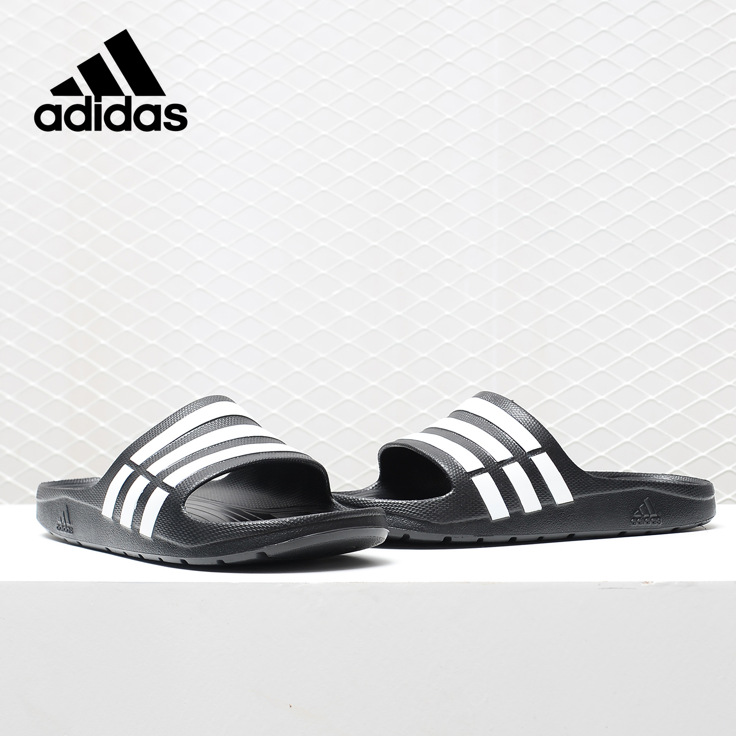 Adidas/阿迪达斯正品男女通用条纹运动休闲沙滩拖鞋 G15890