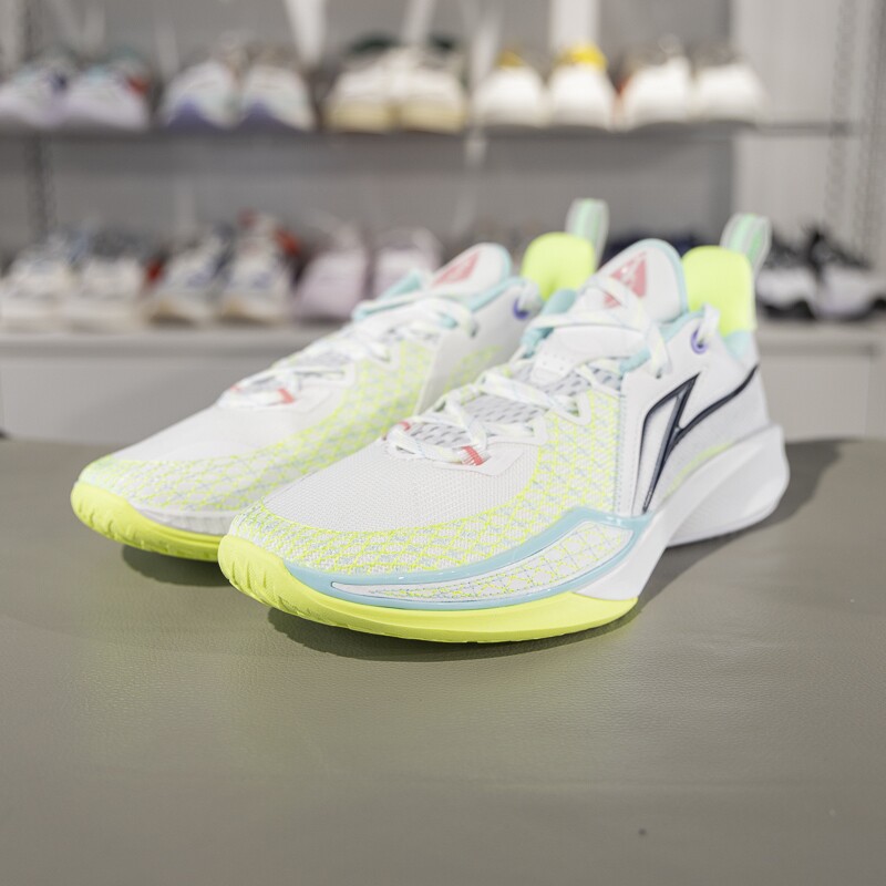 李宁正品闪凌2男子时尚低帮软弹舒适透气篮球专业比赛鞋ABAV009-3