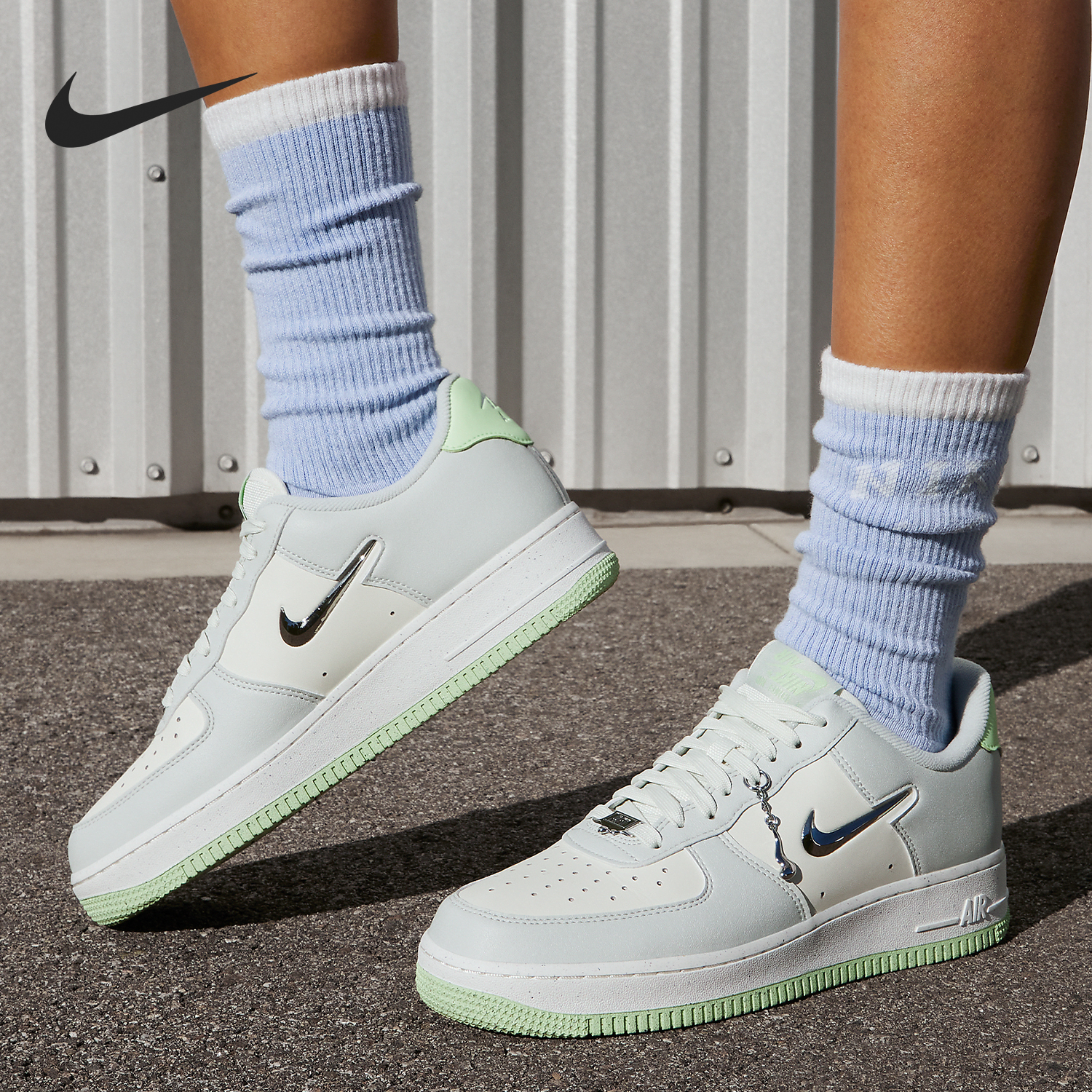 Nike/耐克女士耐磨低帮运动鞋