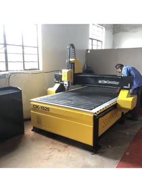 展览厂雕刻机广告木工亚克力雪弗板PSPC木板通用1325雕刻机