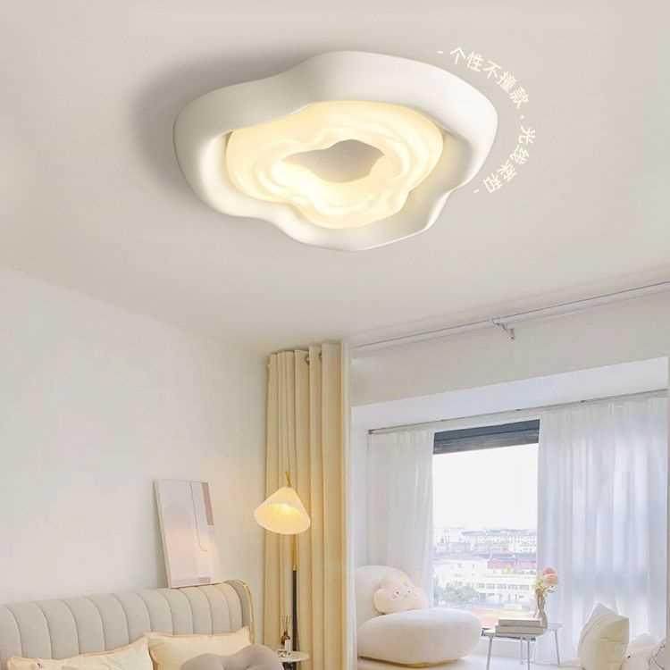 卧室吸顶灯轻奢创意极简家用餐厅灯新款2025现代简约中山LED灯具