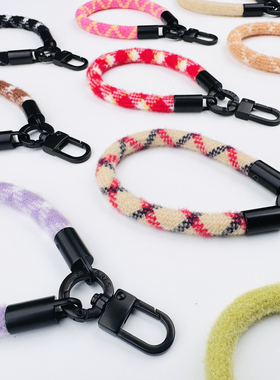 SHEARTS冬季毛茸茸手腕款手机挂绳链防摔丢毛绒手提式电话小挂绳