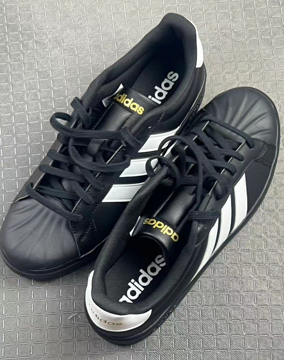 adidasStreet Talk J  板鞋 黑白 黑色贝壳头 耐脏 百搭 江西wx仓