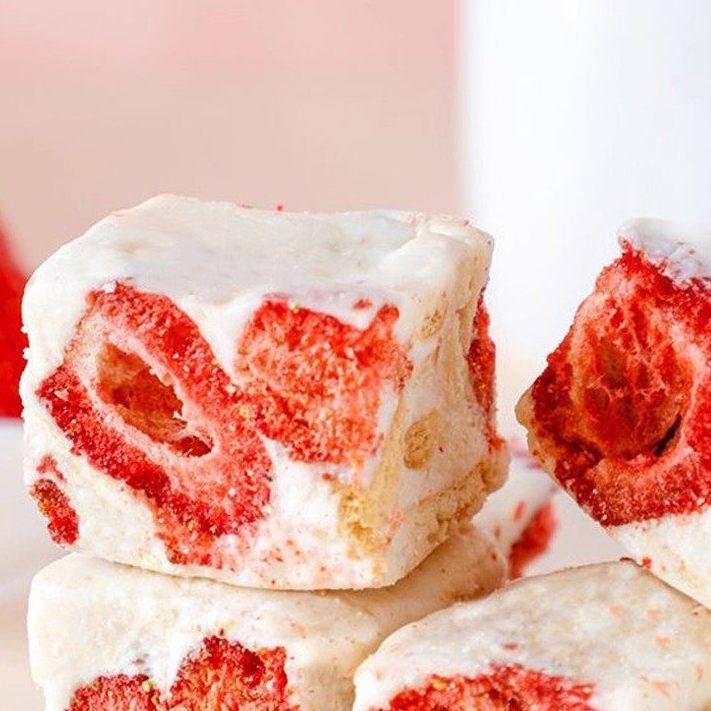 草莓羊奶芙草莓羊奶芙草莓拉丝雪花酥网红糕点办公室休闲零食品,零食/坚果/特产,中式糕点/新中式糕点,淘宝优惠券,粉丝福利购,淘宝优惠卷