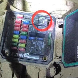 巴斯曼 小型继电器电压24V 新源胶轮式 挖掘机C75挖机安全保险盒