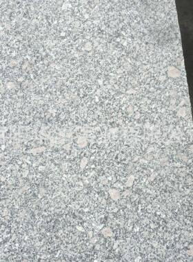 梨花白石材火烧板园林广场地铺G75灰白色石头工厂直销河南矿山