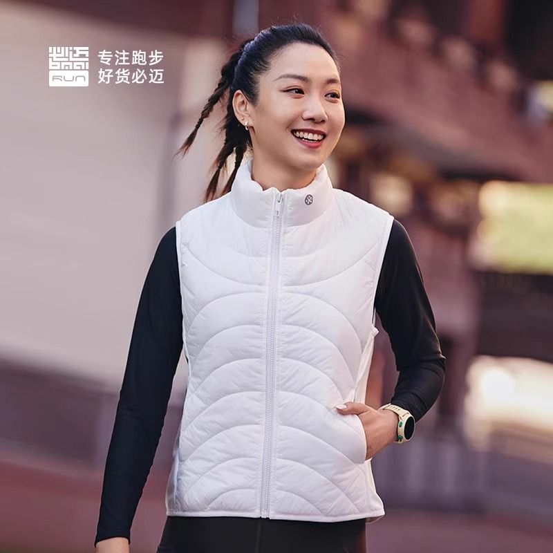 必迈秋冬跑步训练轻量保暖棉马甲