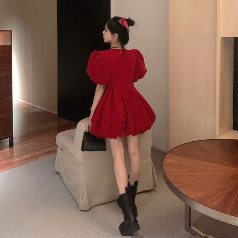 现货早温柔连衣裙2021年新款性感泡泡袖红色蓬蓬别致短裙子装潮