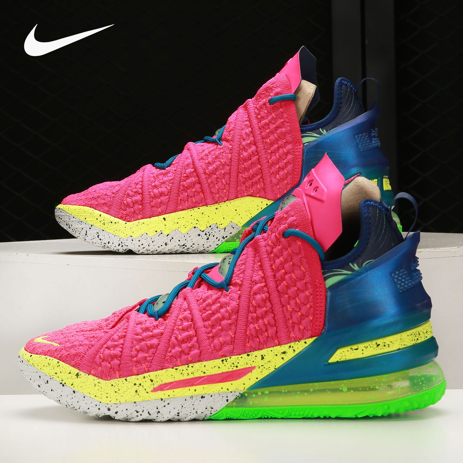 耐克LEBRON18男子气垫篮球鞋