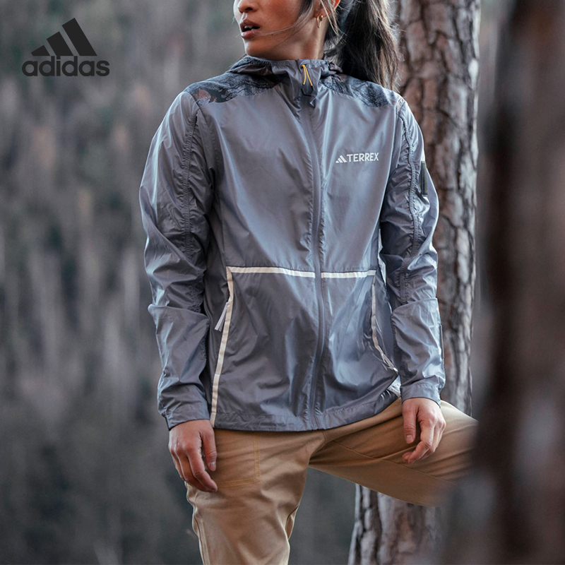 阿迪达斯女子运动夹克