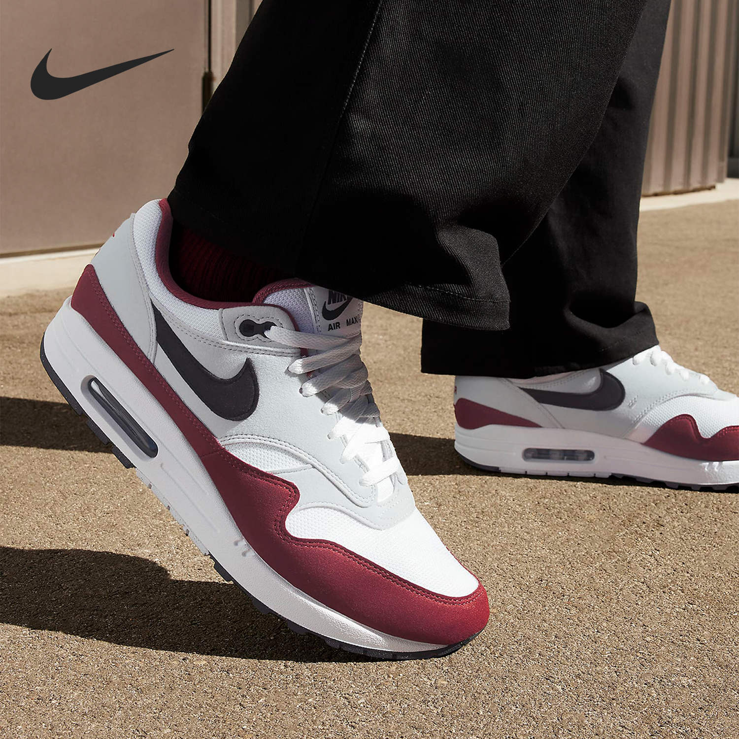 耐克男女耐磨减震低帮跑步鞋