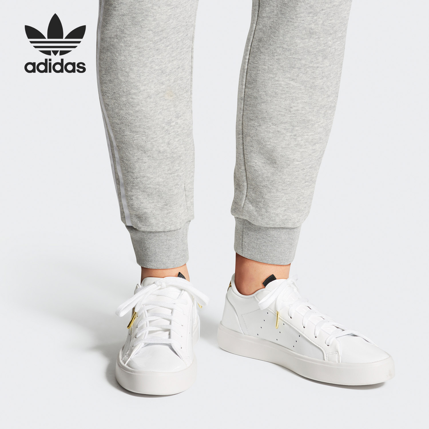 阿迪达斯女子低帮经典板鞋