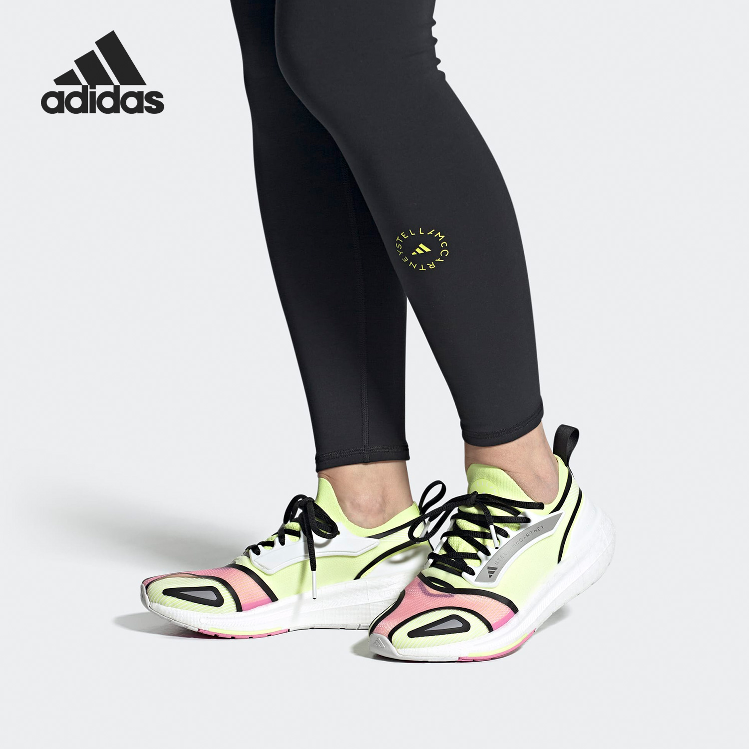 阿迪达斯女子运动跑步鞋