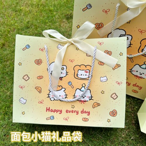 ins风面包小猫kt可爱礼品袋卡通生日礼物包装袋手提纸袋子厚大号