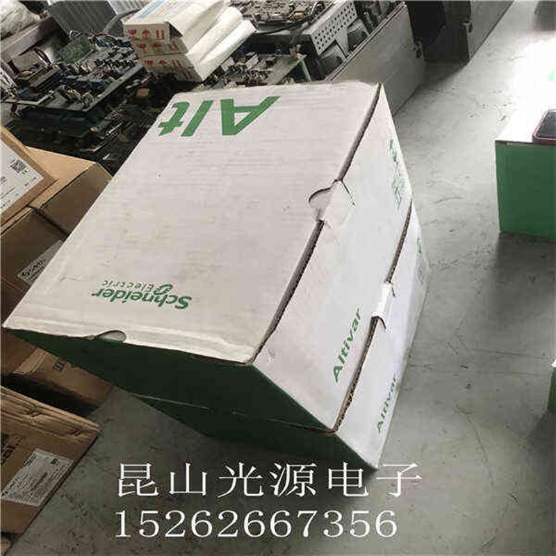 施耐德变频器ATV320D15N4C 15KW3H80V实物拍摄 功能包好询价 现货