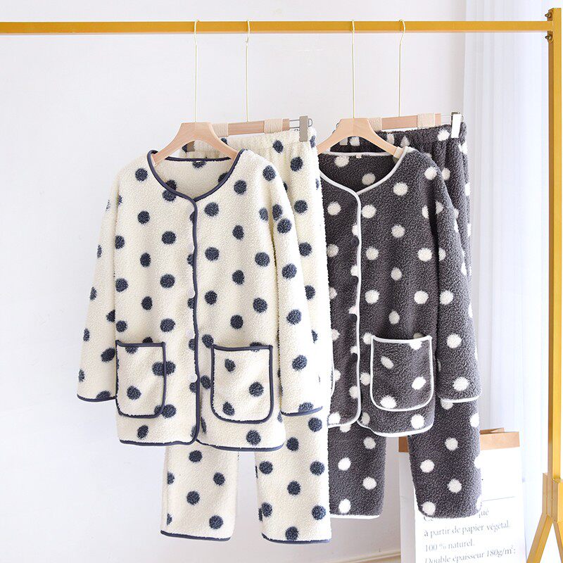 睡衣女士秋冬加厚圆领法兰绒家居服可爱清新圆点开衫甜美休闲套装