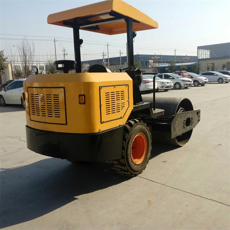 现货回吨驾室驶压3路机填土沟槽振动压实机NMM1吨2吨小型双钢轮碾