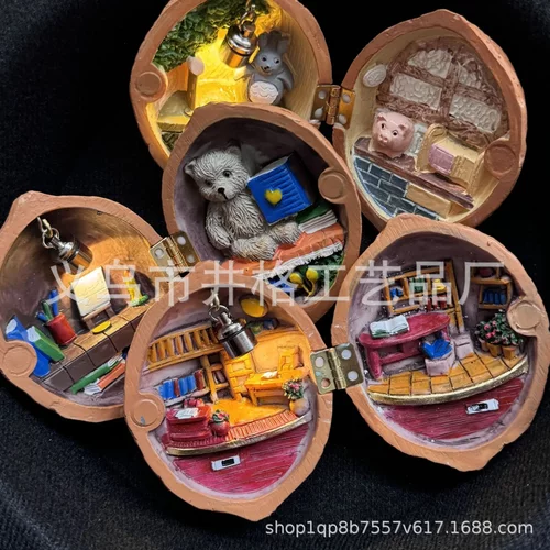 核桃壳娃娃屋核桃里的小世界树脂Handmade Walnut Shell Doll