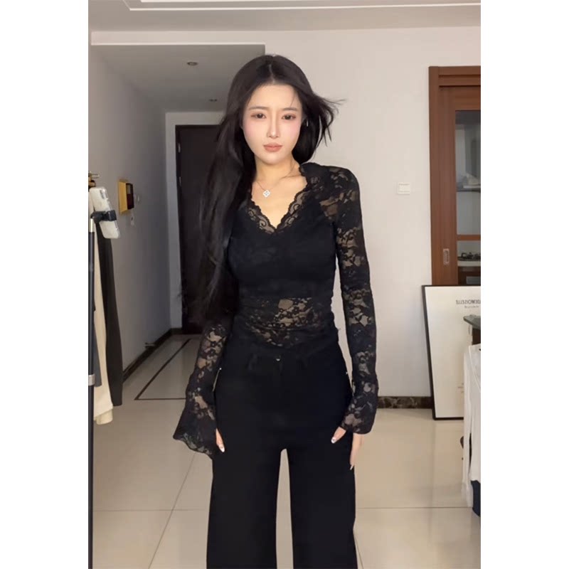 设计感性感V领收腰显瘦蕾丝衫纯长袖T恤